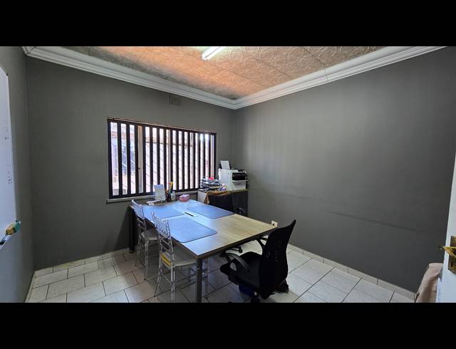 310M² OFFICE TO LET IN EASTLEIGH
